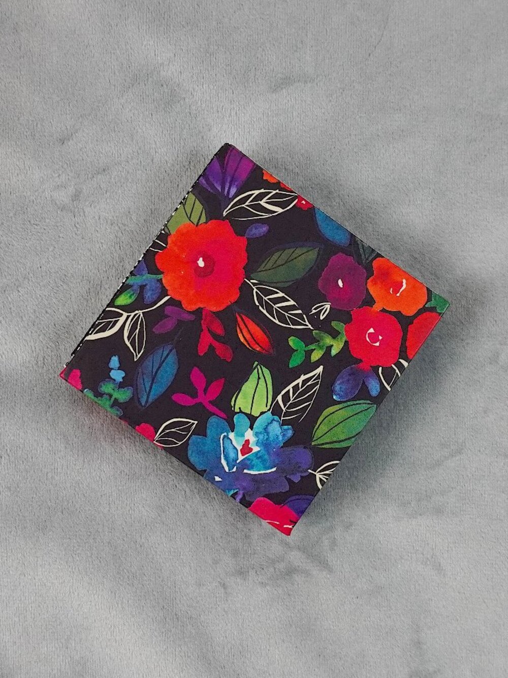 Pier 1 Memo Cube in Floral Magnetic Box